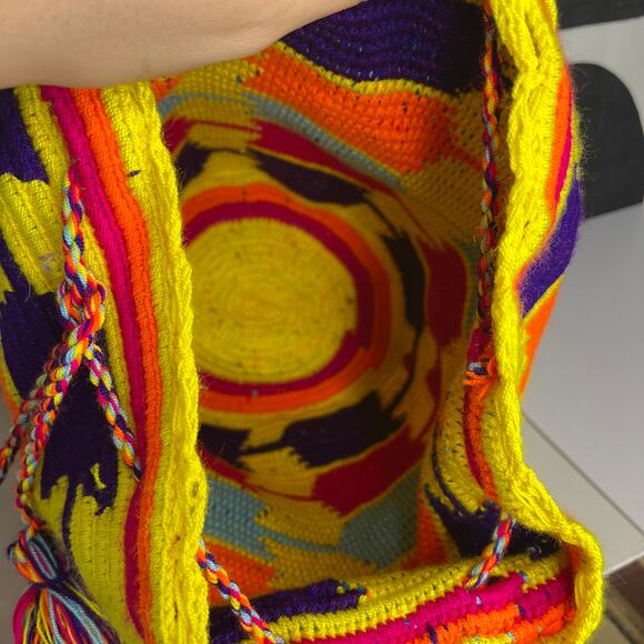 Colombian Handmade Mochila Small Wayuu Bag Vibrant Yellow with Tassels - Picture 11 of 12